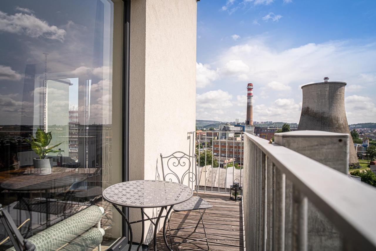 Zeppelin Studio With An Industrial View - Brno Apartman Kültér fotó