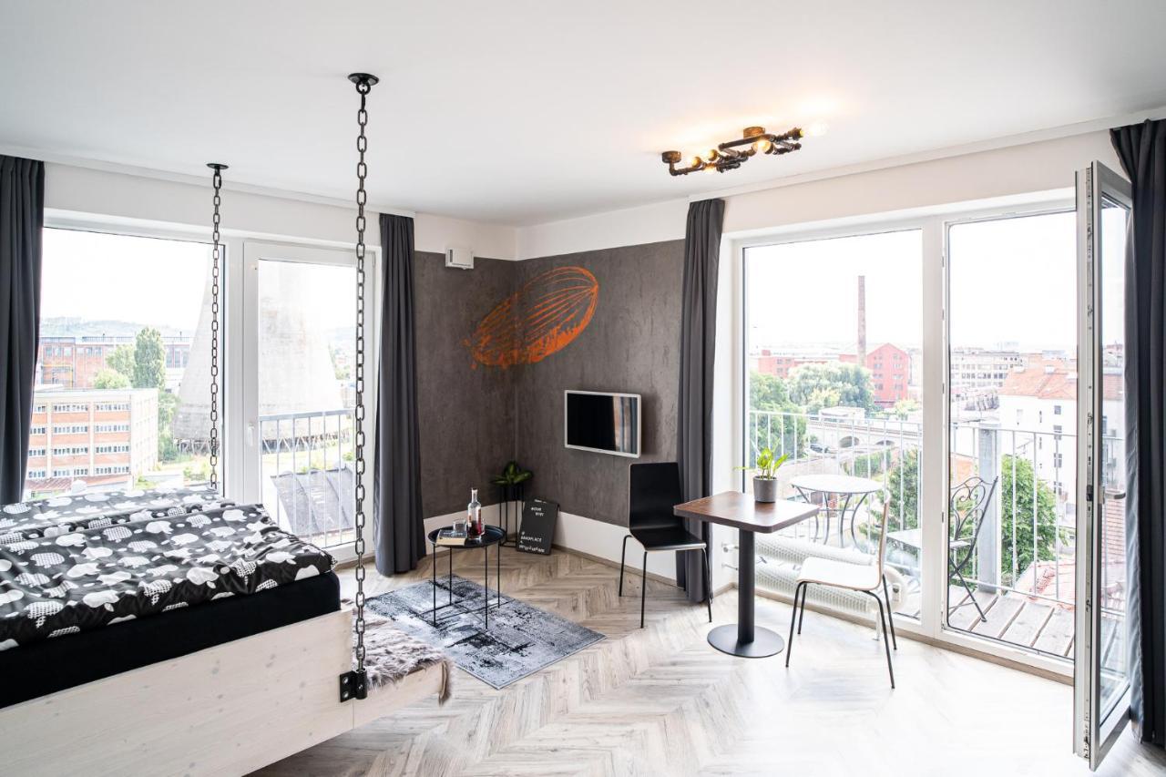 Zeppelin Studio With An Industrial View - Brno Apartman Kültér fotó